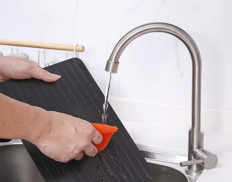 rýchlo rozmrazovacia doska na potraviny